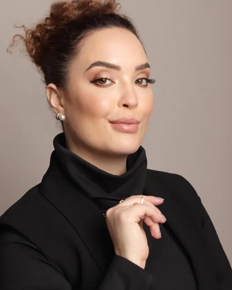 Dra. Lorraine Bragança, dermatologista da Clínica L'evera